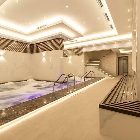 Ismena 4* デヴィン