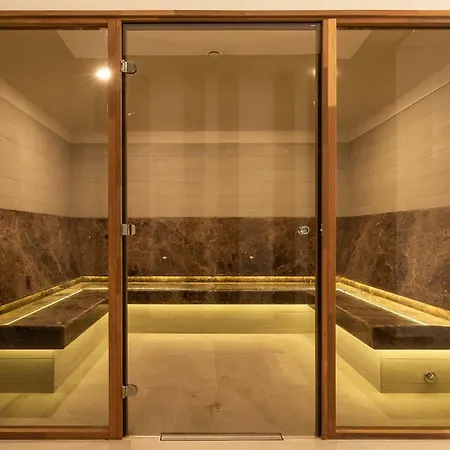 Ismena ホテル デヴィン